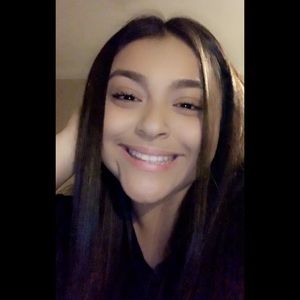 Meet your Posher, Anissa